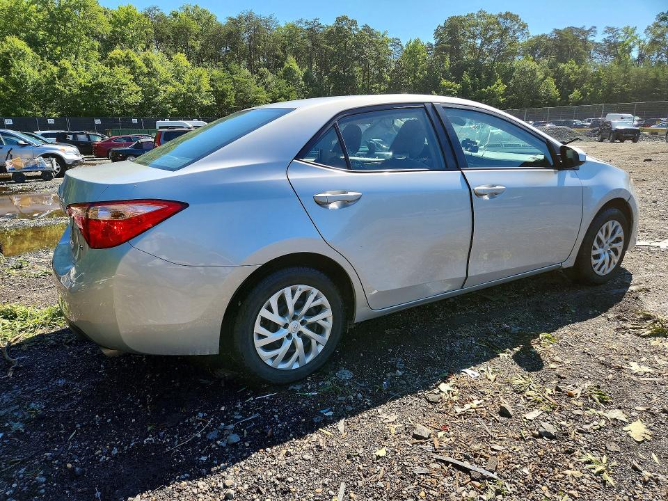 57497716 :رقم المزاد ، 5YFBURHE7HP612201 vin ، 2017 Toyota Corolla مزاد بيع