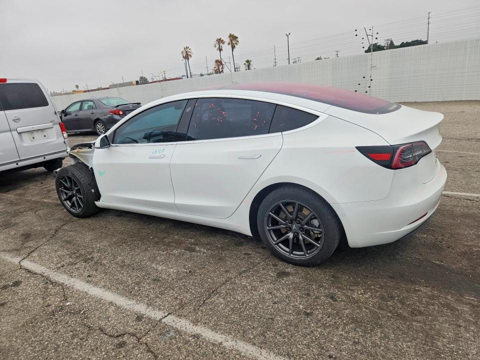 57207356 :رقم المزاد ، 5YJ3E1EA3JF009106 vin ، 2018 Tesla Model 3 مزاد بيع