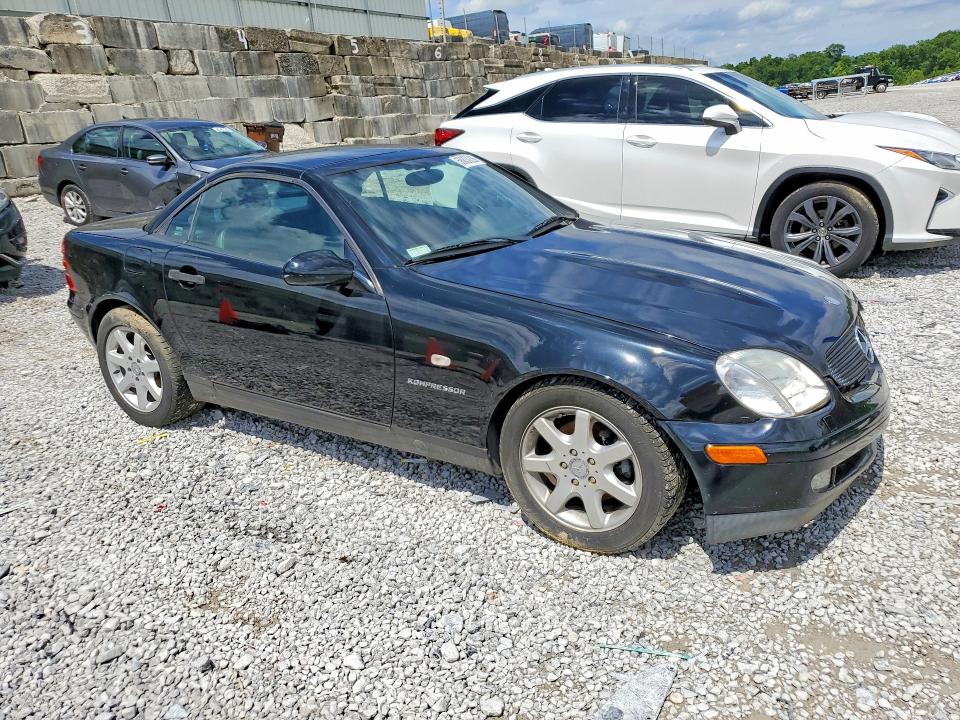 56833226 :رقم المزاد ، WDBKK47F3WF063229 vin ، 1998 Mercedes-benz Slk مزاد بيع