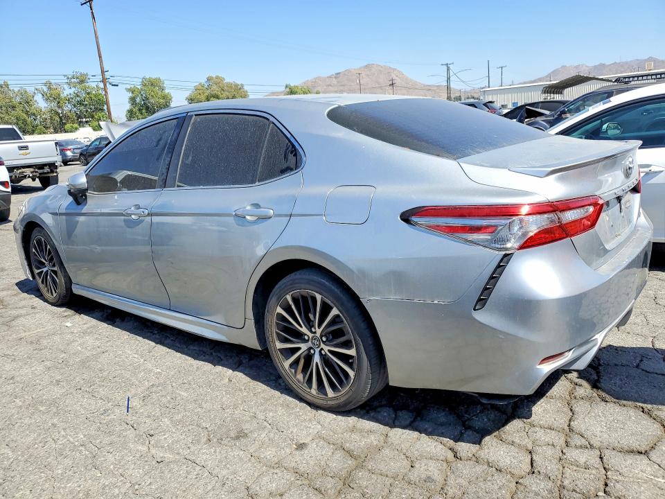 Продаж на аукціоні авто 2018 Toyota Camry, vin: 4T1B11HK4JU577038, номер лоту: 57635566