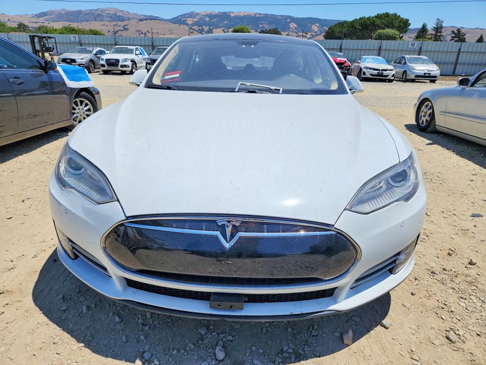 57387676 :رقم المزاد ، 5YJSA1S15EFP49838 vin ، 2014 Tesla Model S مزاد بيع