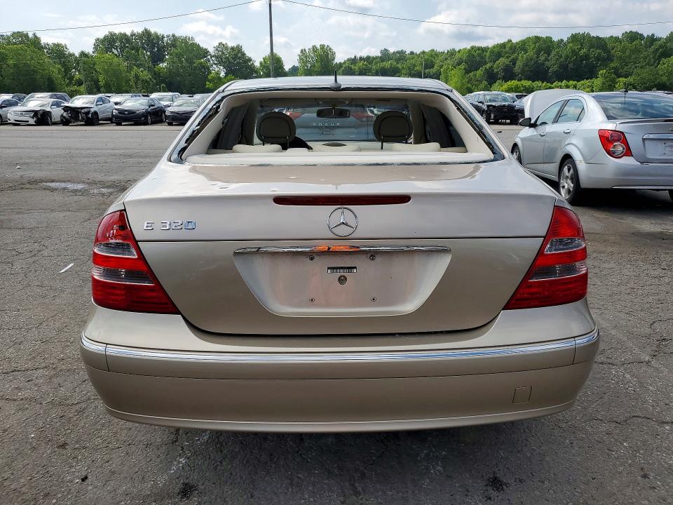 56067766 :رقم المزاد ، WDBUF65J63A110598 vin ، 2003 Mercedes-benz E مزاد بيع