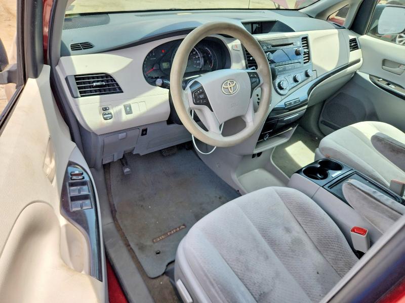 56271706 :رقم المزاد ، 5TDKK3DC8CS208296 vin ، 2012 Toyota Sienna مزاد بيع