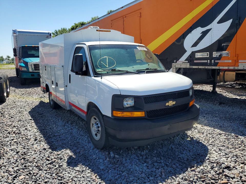54604586 :رقم المزاد ، 1GB0GRFG9H1337846 vin ، 2017 Chevrolet Express G3500 مزاد بيع