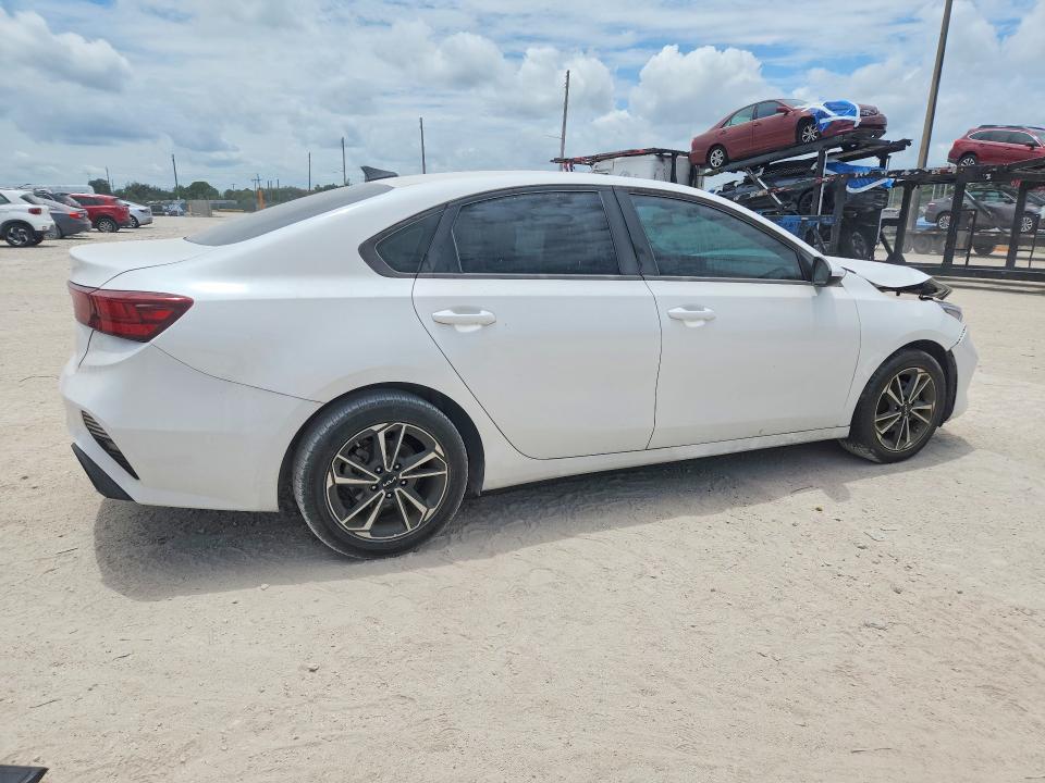 56826096 :رقم المزاد ، 3KPF24AD2NE487987 vin ، 2022 Kia Forte مزاد بيع