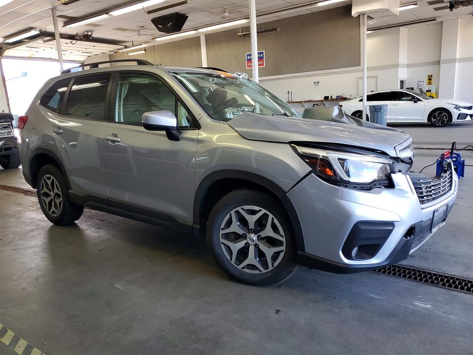56634366 :رقم المزاد ، JF2SKAJC1MH556442 vin ، 2021 Subaru Forester مزاد بيع