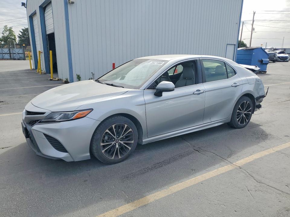 56471996 :رقم المزاد ، JTNB11HK9J3028800 vin ، 2018 Toyota Camry مزاد بيع