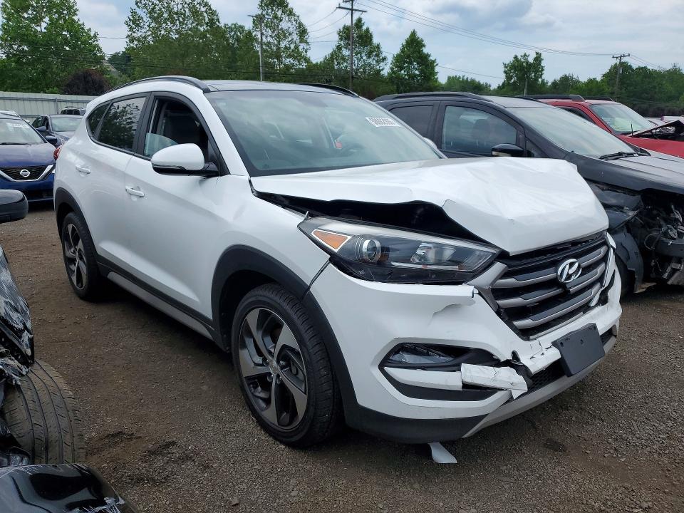 58962996 :رقم المزاد ، KM8J3CA23JU665882 vin ، 2018 Hyundai Tucson مزاد بيع