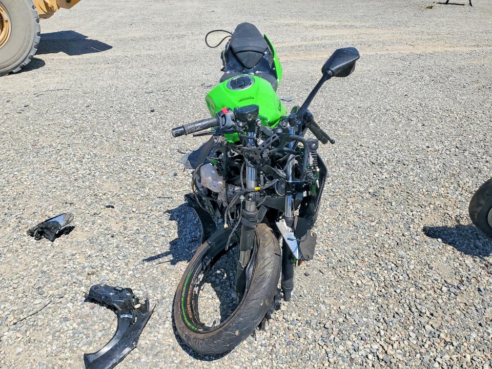 58868676 :رقم المزاد ، JKAEXKG16JDA08364 vin ، 2018 Kawasaki Ex400 مزاد بيع