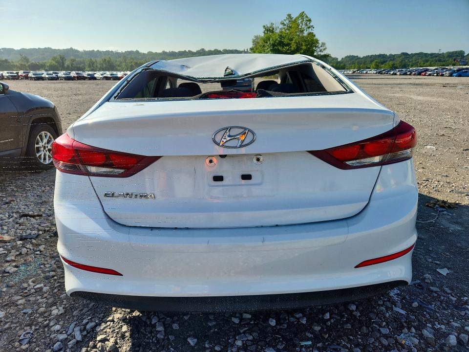 58614876 :رقم المزاد ، 5NPD84LF3JH236244 vin ، 2018 Hyundai Elantra مزاد بيع