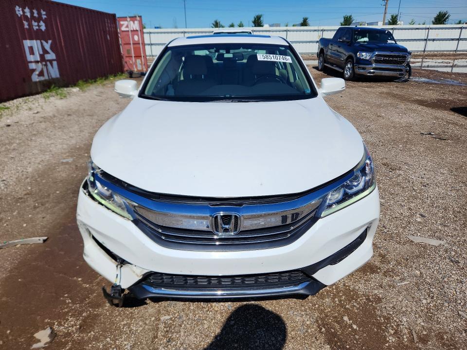 58510746 :رقم المزاد ، 1HGCR2F82HA064222 vin ، 2017 Honda Accord مزاد بيع