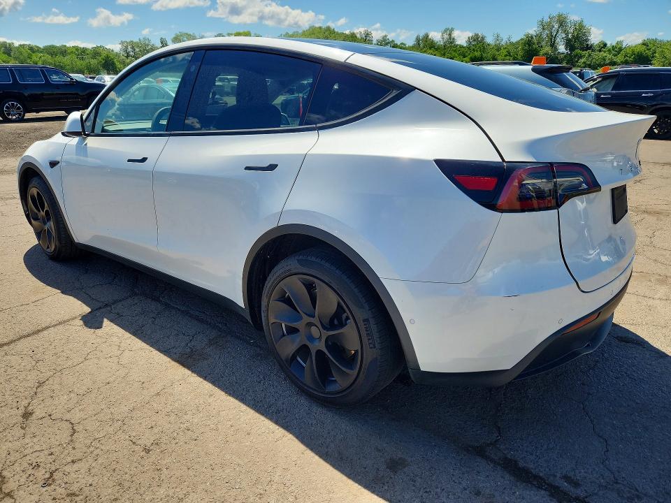 2022 Tesla Model Y მანქანა იყიდება აუქციონზე, vin: 7SAYGDEE2NF320815, აუქციონის ნომერი: 57036536