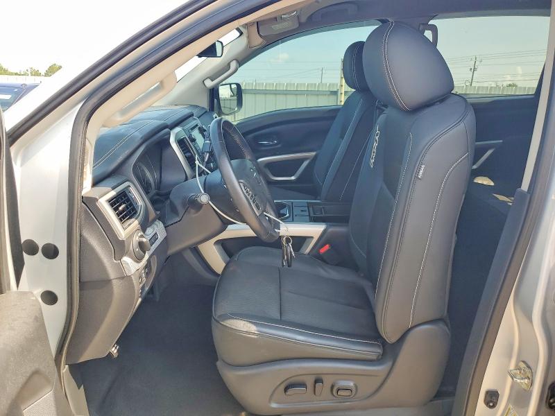 58313746 :رقم المزاد ، 1N6AA1E5XKN505168 vin ، 2019 Nissan Titan مزاد بيع