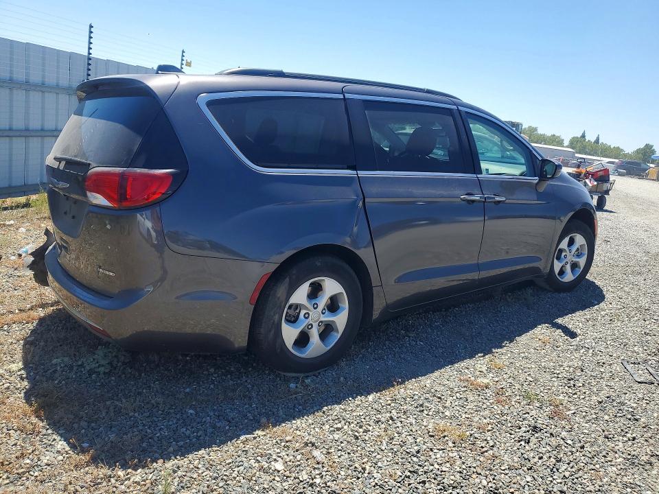58155456 :رقم المزاد ، 2C4RC1H70JR293587 vin ، 2018 Chrysler Pacifica مزاد بيع