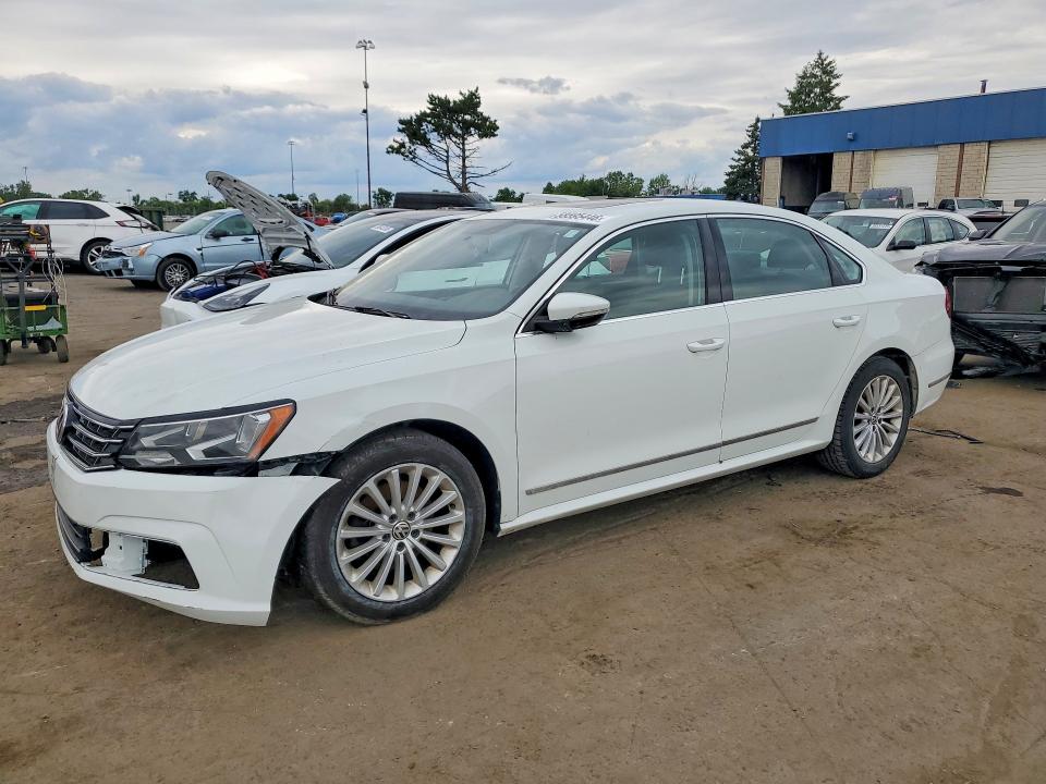2017 Volkswagen Passat მანქანა იყიდება აუქციონზე, vin: 1VWBT7A36HC036137, აუქციონის ნომერი: 58595446