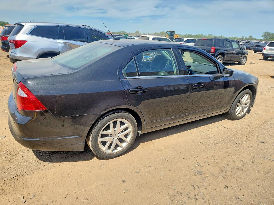 56130426 :رقم المزاد ، 3FAHP0JA7AR365580 vin ، 2010 Ford Fusion مزاد بيع