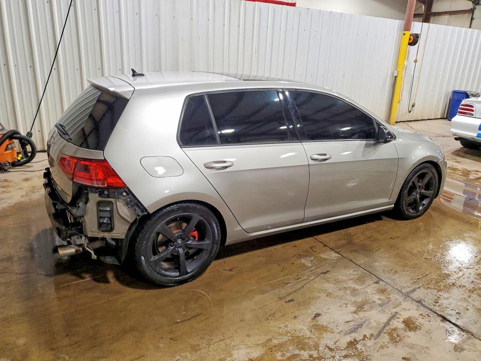 57692546 :رقم المزاد ، 3VW217AU2GM010856 vin ، 2016 Volkswagen Golf مزاد بيع