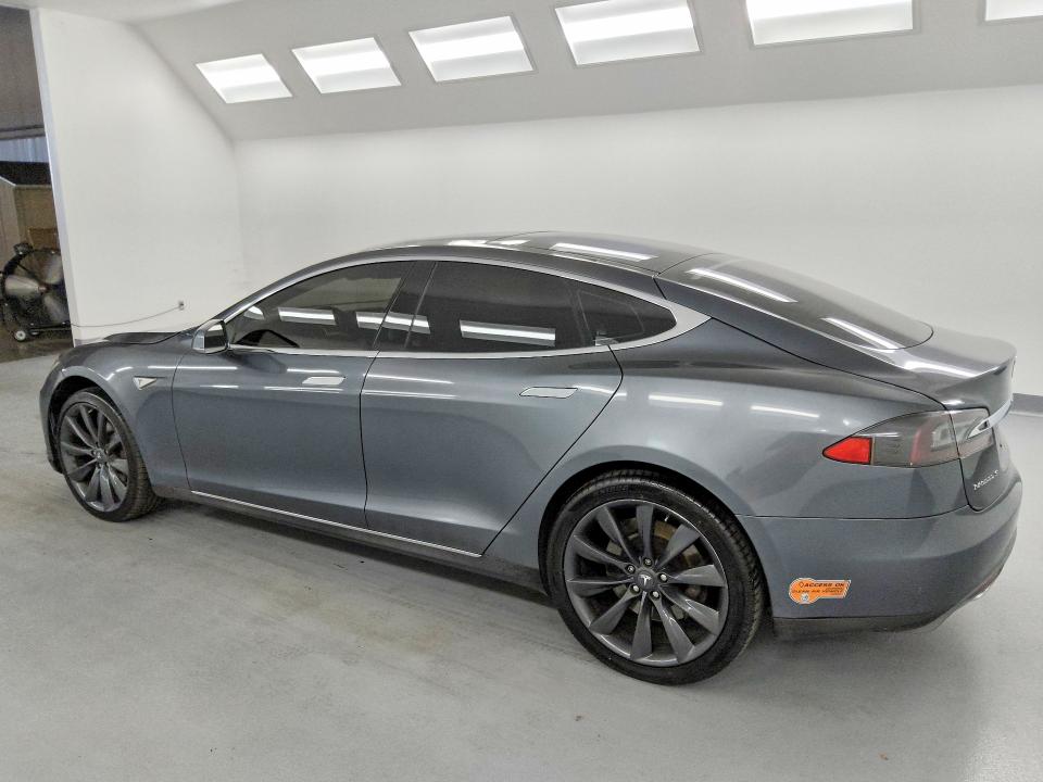 2013 Tesla Model S მანქანა იყიდება აუქციონზე, vin: 5YJSA1DP0DFP16312, აუქციონის ნომერი: 54916386