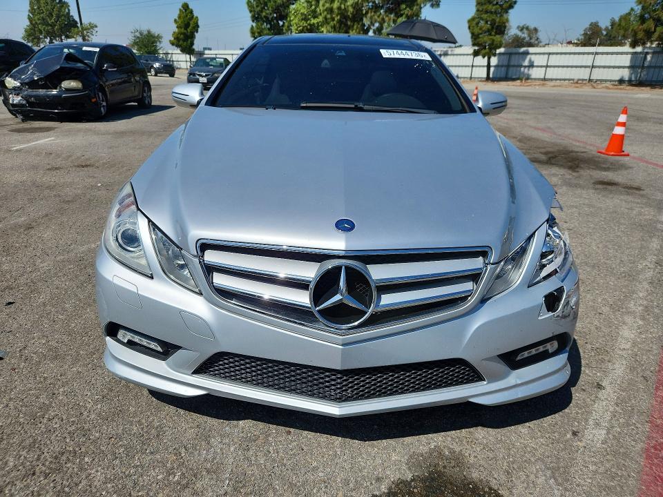 2010 Mercedes-benz E მანქანა იყიდება აუქციონზე, vin: WDDKJ7CB5AF021734, აუქციონის ნომერი: 57444736