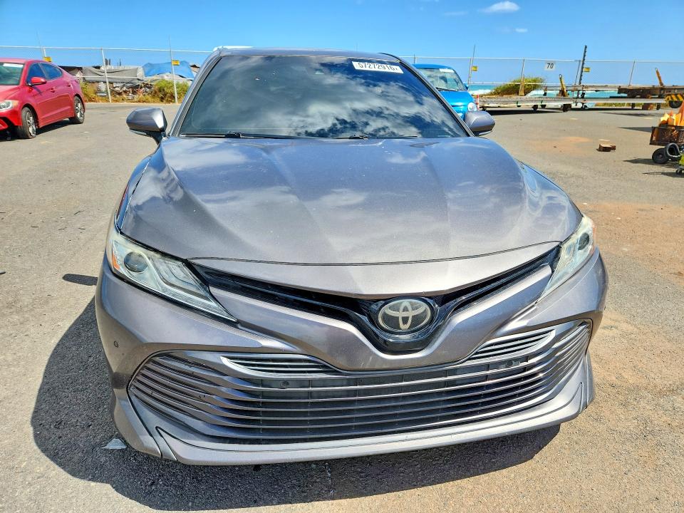 2018 Toyota Camry მანქანა იყიდება აუქციონზე, vin: 4T1B11HK4JU038421, აუქციონის ნომერი: 57272916