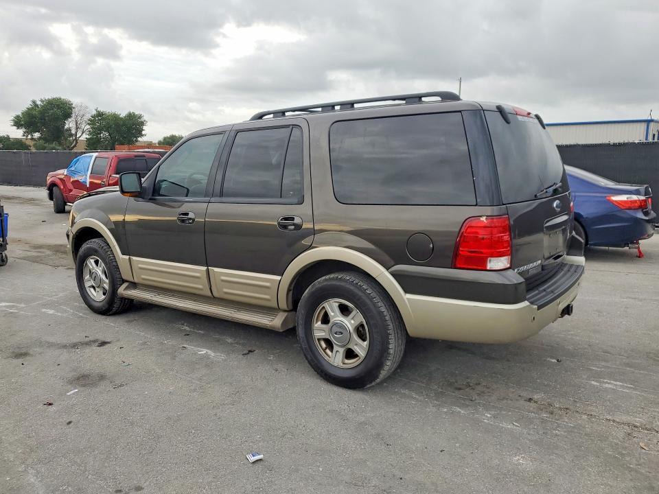 2005 Ford Expedition მანქანა იყიდება აუქციონზე, vin: 1FMFU17585LA97617, აუქციონის ნომერი: 56585756
