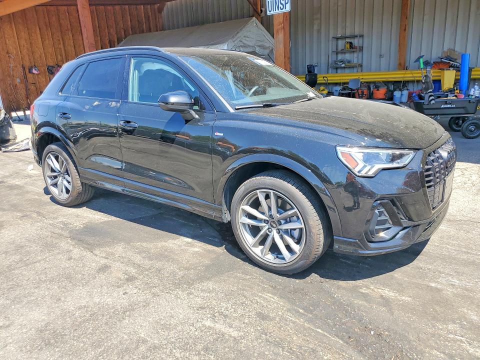 57437726 :رقم المزاد ، WA1DECF38P1140947 vin ، 2023 Audi Q3 مزاد بيع