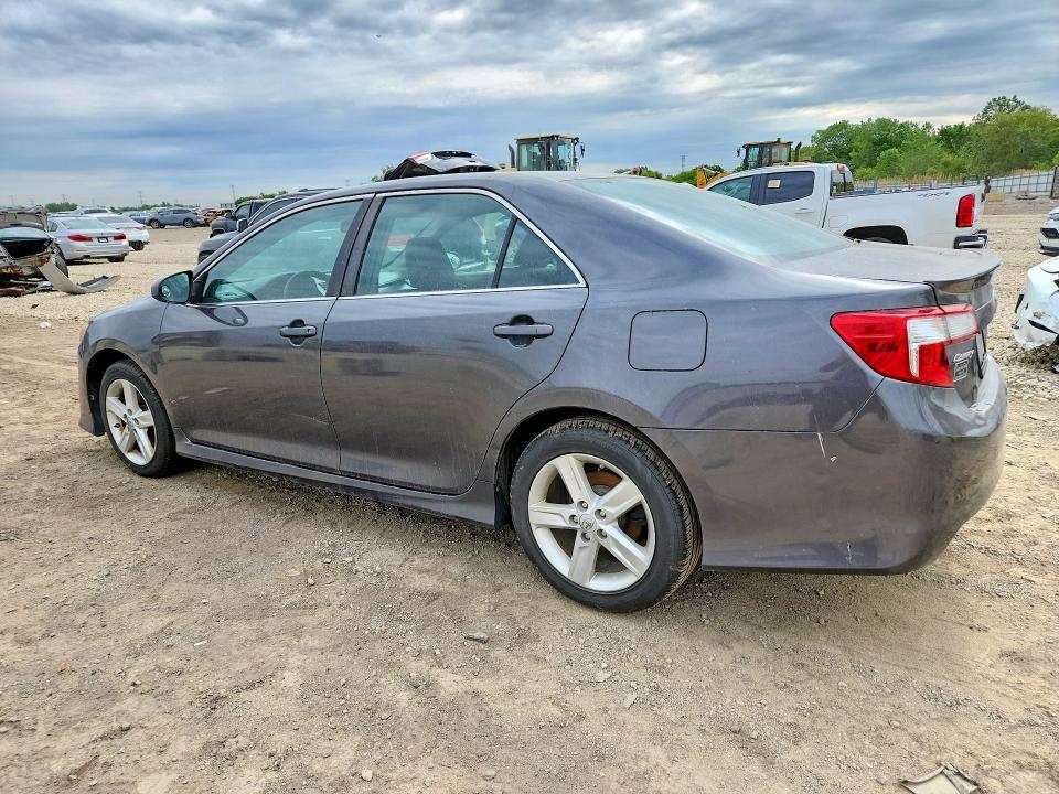 54722946 :رقم المزاد ، 4T1BF1FK2EU331955 vin ، 2014 Toyota Camry مزاد بيع