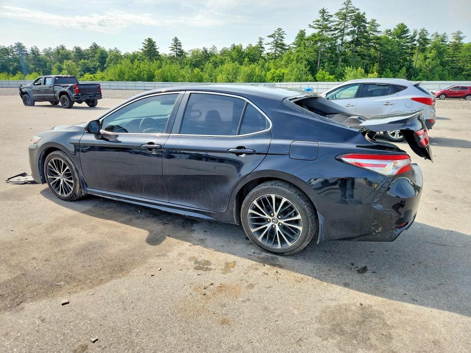 59086796 :رقم المزاد ، 4T1B11HK5JU598142 vin ، 2018 Toyota Camry مزاد بيع