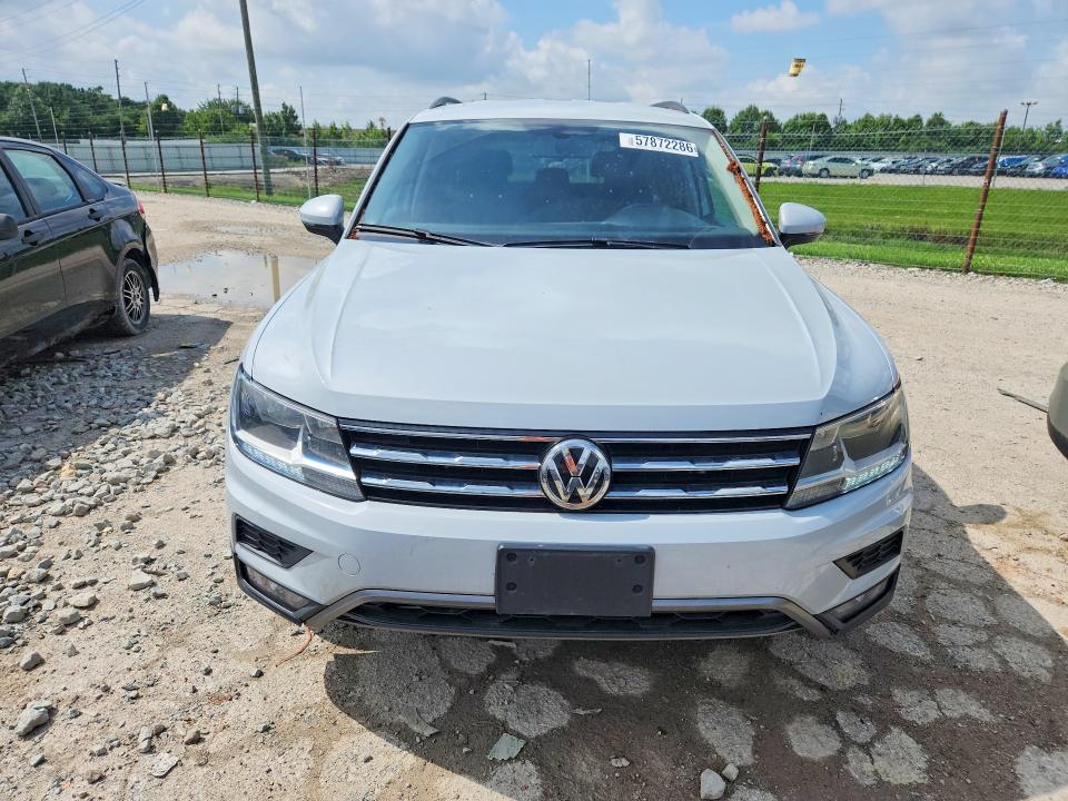 Продажа на аукционе авто 2018 Volkswagen Tiguan, vin: 3VV2B7AX9JM033084, номер лота: 57872286