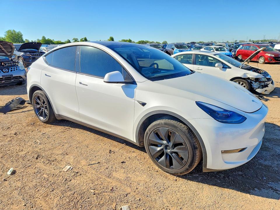 2024 Tesla Model Y მანქანა იყიდება აუქციონზე, vin: 7SAYGAEE2RF117301, აუქციონის ნომერი: 57588746
