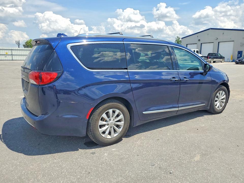 55598386 :رقم المزاد ، 2C4RC1EG0JR293139 vin ، 2018 Chrysler Pacifica مزاد بيع