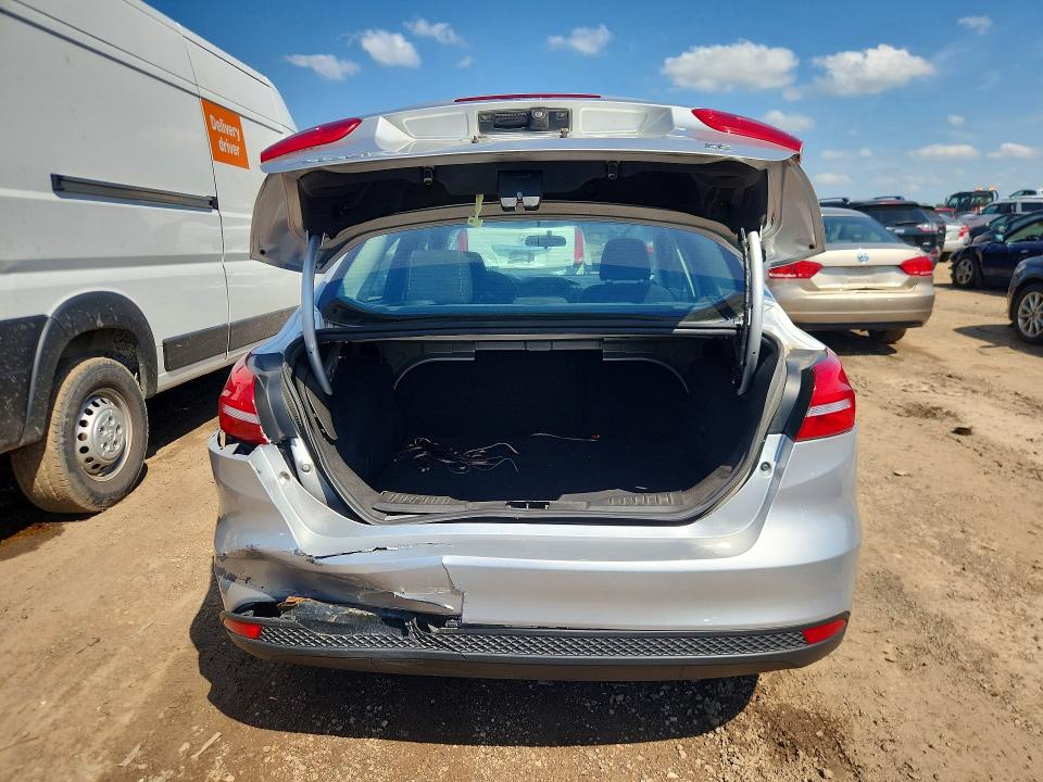 58136066 :رقم المزاد ، 1FADP3F27JL250753 vin ، 2018 Ford Focus مزاد بيع