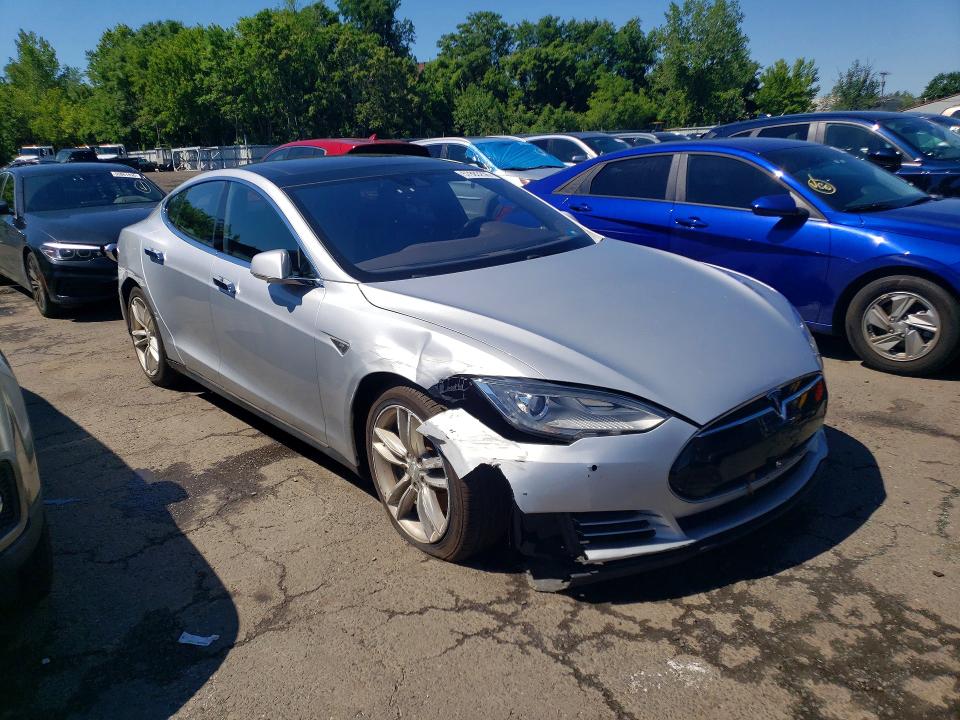 Продаж на аукціоні авто 2015 Tesla Model S, vin: 5YJSA1E24FF112932, номер лоту: 57883256