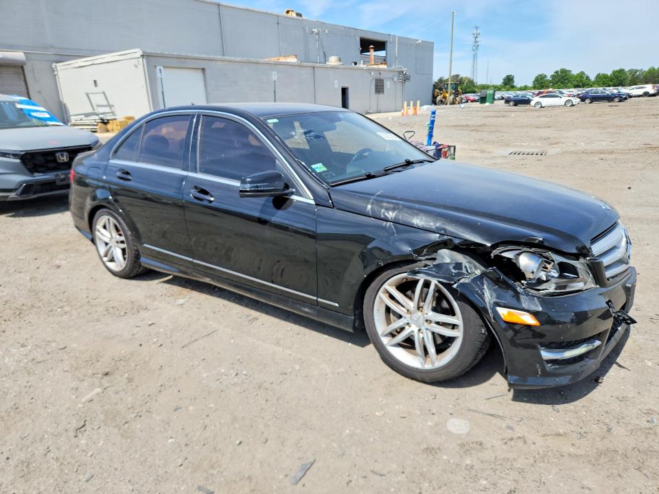 Продажа на аукционе авто 2012 Mercedes-benz C, vin: WDDGF8BB7CR201443, номер лота: 55327286