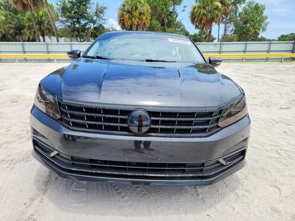 Продаж на аукціоні авто 2017 Volkswagen Passat, vin: 1VWAT7A3XHC013326, номер лоту: 58993696