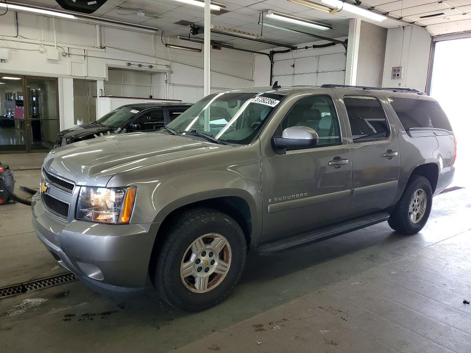 Продажа на аукционе авто 2008 Chevrolet Suburban, vin: 3GNFK16328G293412, номер лота: 57392356