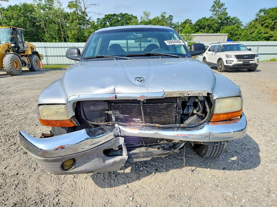 58684606 :رقم المزاد ، 1D7HL48NX4S579337 vin ، 2004 Dodge Dakota مزاد بيع