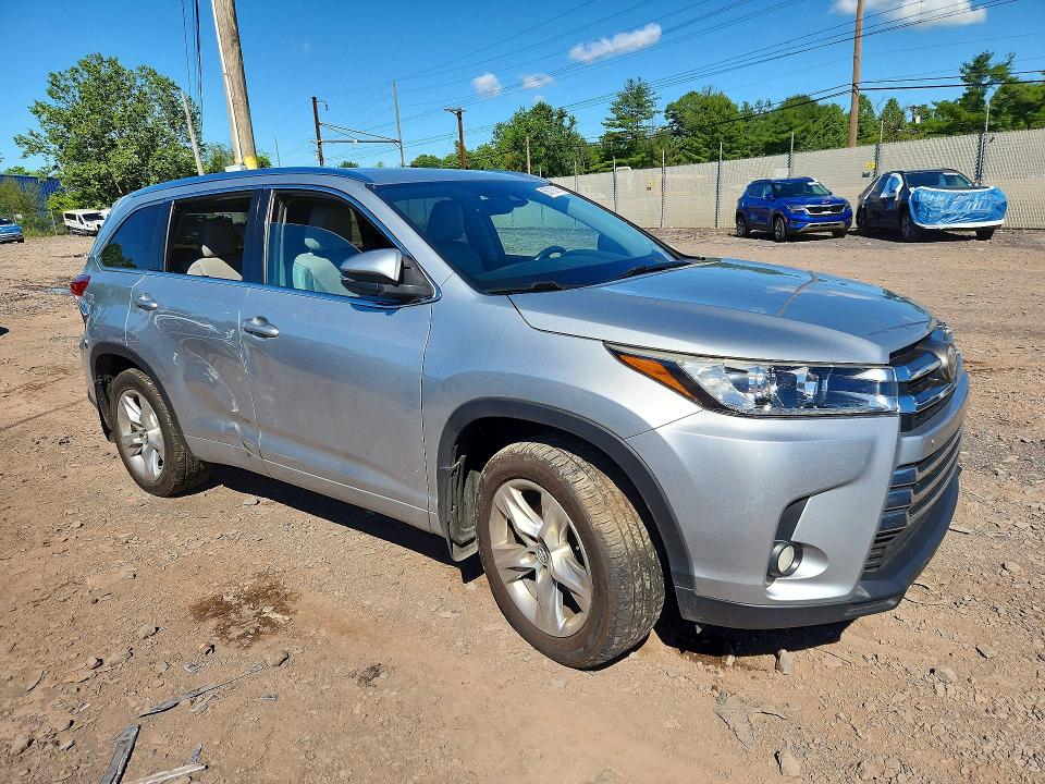 Продажа на аукционе авто 2017 Toyota Highlander, vin: 5TDDZRFH0HS428345, номер лота: 56716076