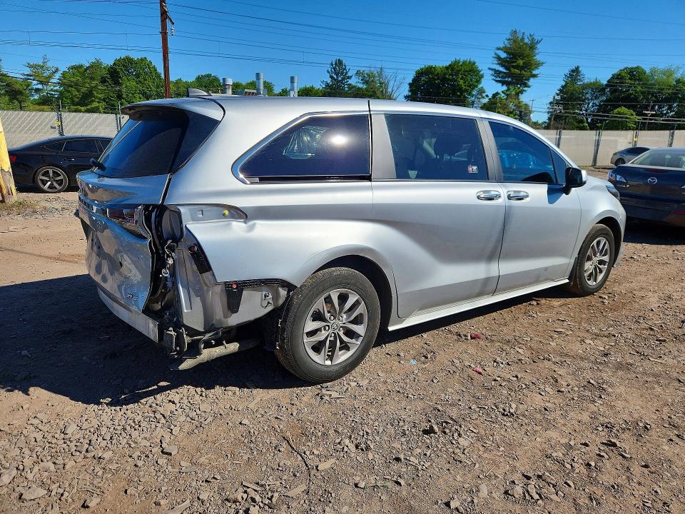55627156 :رقم المزاد ، 5TDYSKFC3SS163770 vin ، 2025 Toyota Sienna مزاد بيع