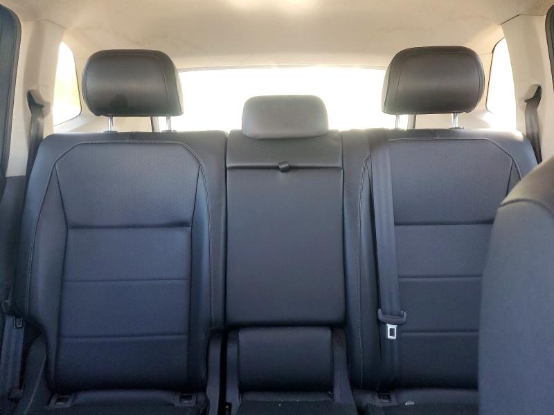 55757656 :رقم المزاد ، 3VV2B7AX2JM185420 vin ، 2018 Volkswagen Tiguan مزاد بيع