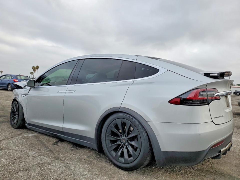 Продажа на аукционе авто 2016 Tesla Model X, vin: 5YJXCAE28GF020966, номер лота: 73343675