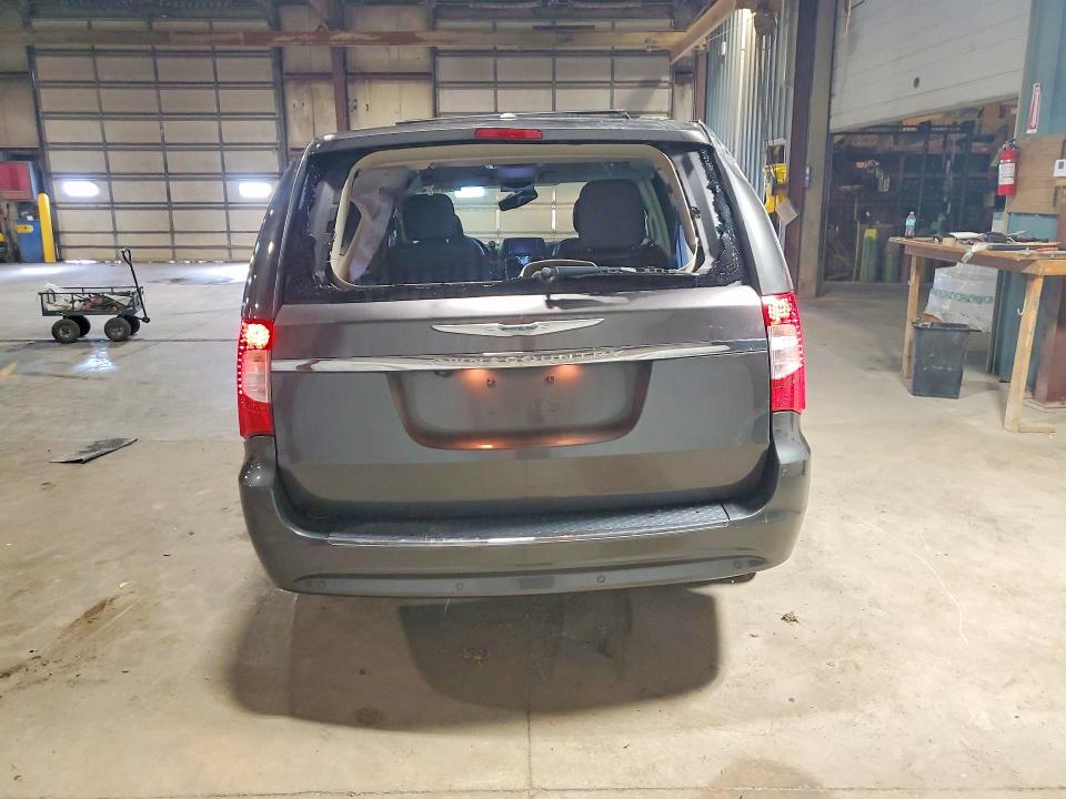 2016 Chrysler Town & Country მანქანა იყიდება აუქციონზე, vin: 2C4RC1CG6GR190710, აუქციონის ნომერი: 56525526