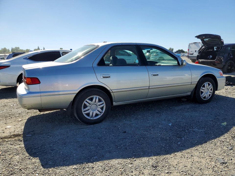 55596956 :رقم المزاد ، JT2BG22K310539608 vin ، 2001 Toyota Camry مزاد بيع