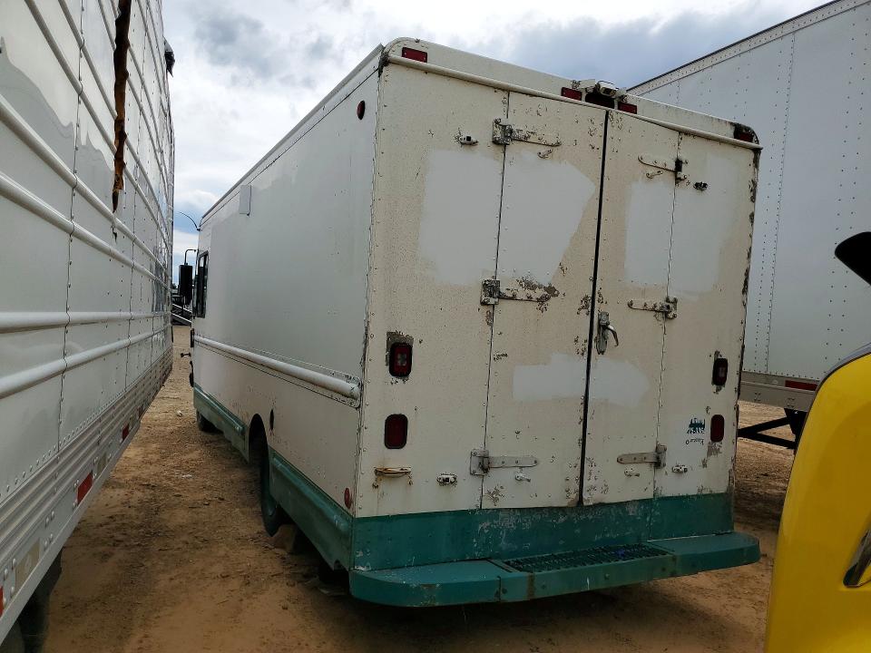 55881316 :رقم المزاد ، 5B4KP42U043395674 vin ، 2004 Workhorse Step Van مزاد بيع