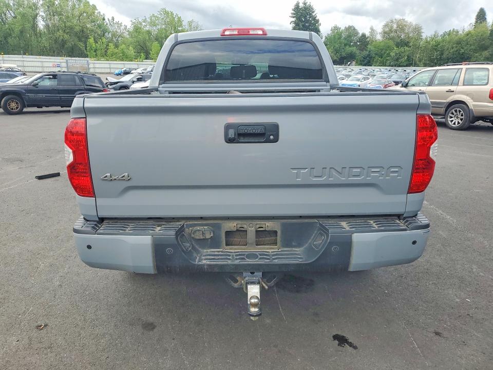 58495656 :رقم المزاد ، 5TFHY5F14JX729782 vin ، 2018 Toyota Tundra مزاد بيع