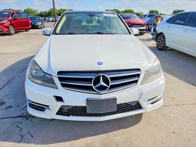 Продаж на аукціоні авто 2014 Mercedes-benz C, vin: WDDGF4HB2EG210985, номер лоту: 56337636