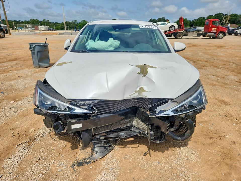 55734126 :رقم المزاد ، 5NPD84LF7KH463647 vin ، 2019 Hyundai Elantra مزاد بيع