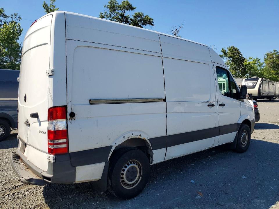 58092106 :رقم المزاد ، WD3PE7CD3JP587580 vin ، 2018 Mercedes-benz Sprinter مزاد بيع
