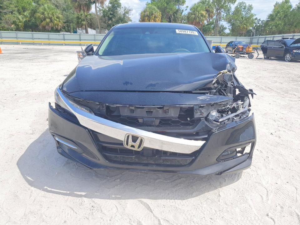 58987126 :رقم المزاد ، 1HGCV3F1XJA012749 vin ، 2018 Honda Accord مزاد بيع