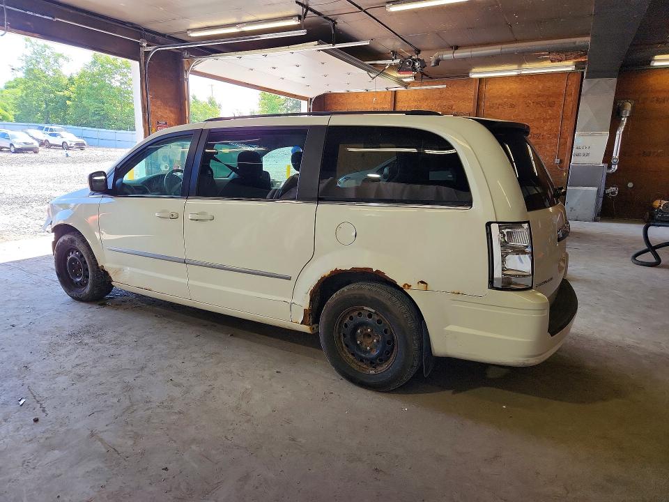 57507196 :رقم المزاد ، 2A4RR5D16AR131979 vin ، 2010 Chrysler Town & Country مزاد بيع